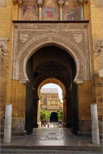 Mezquita Entrance.jpg
