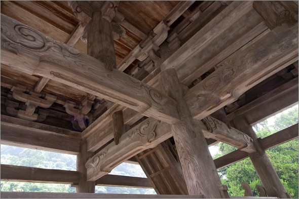 wooden_ceiling.jpg