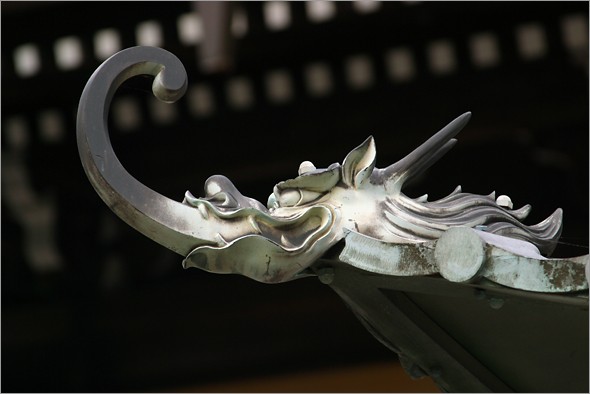 roof_dragon_1.jpg