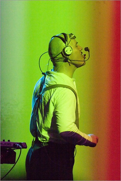 Thomas_Dolby_4-15-06_9206.jpg