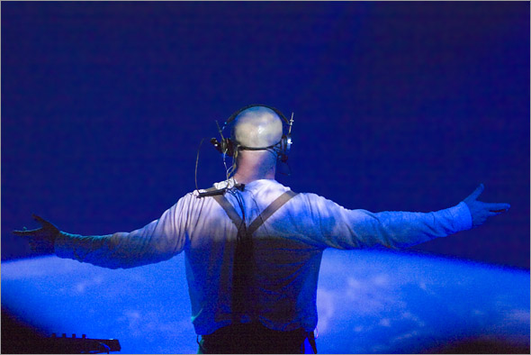 Thomas_Dolby_4-15-06_9226.jpg