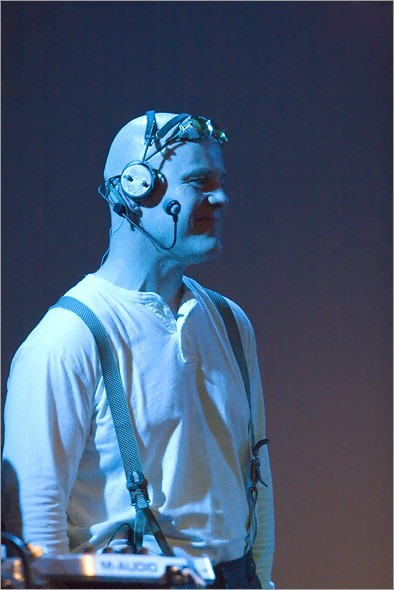 Thomas_Dolby_4-15-06_9282.jpg