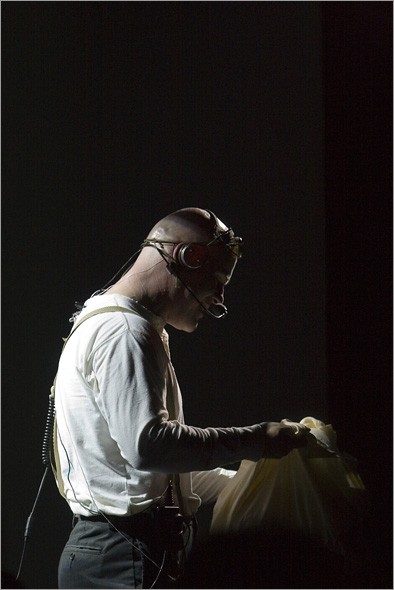 Thomas_Dolby_4-15-06_9307.jpg